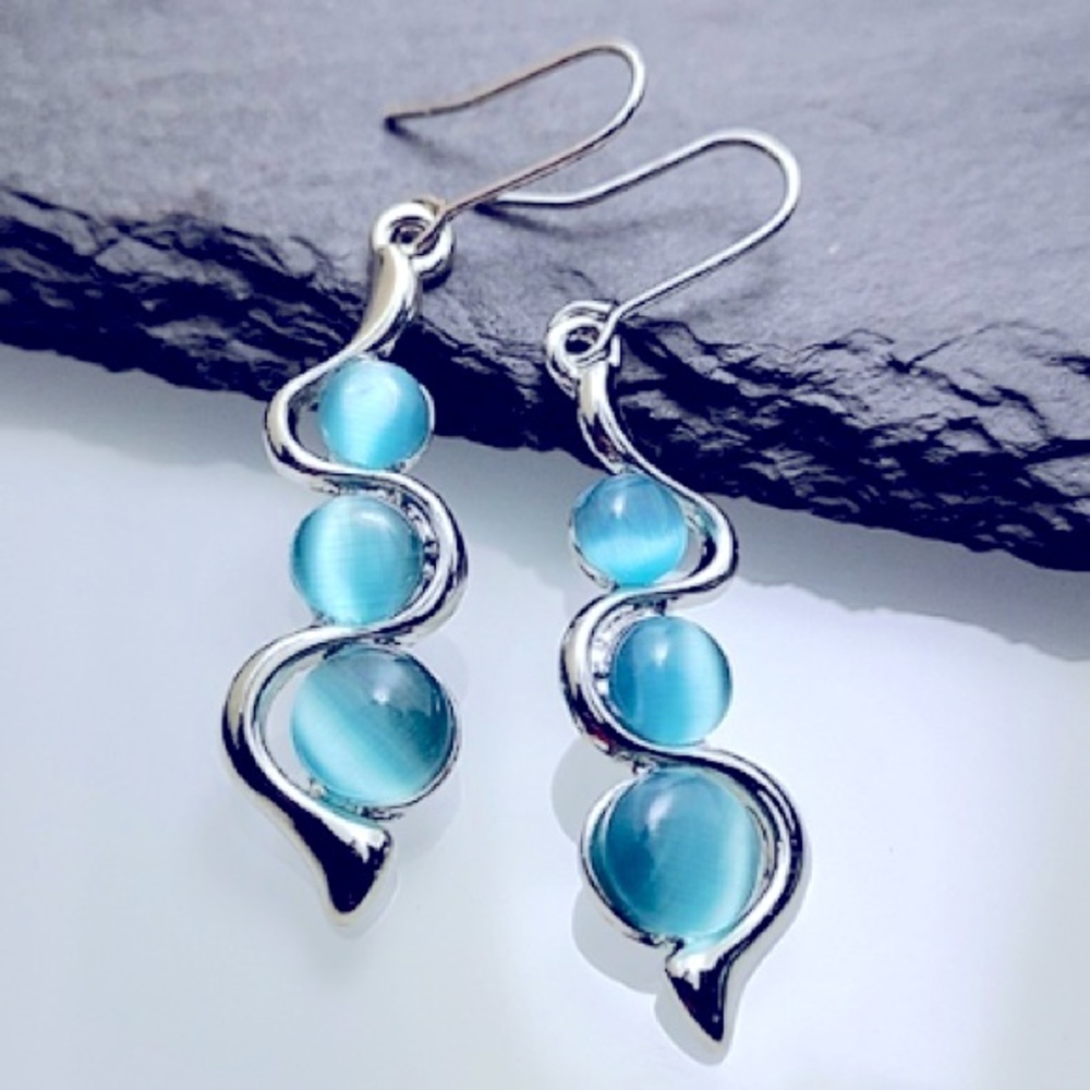BEAUTIFUL Blue Moonstone Dangle Earrings